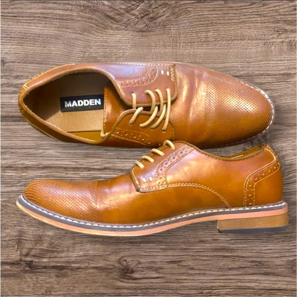 Size 9 Men’s Madden Dress Shoes - Oxford style shoes for occasion or business